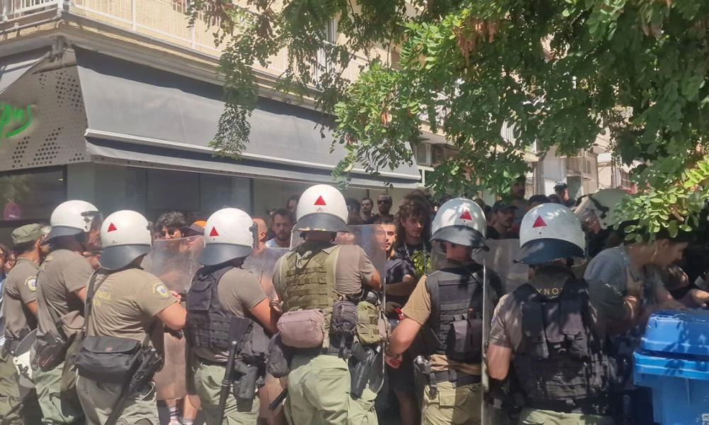 Θεσσαλονίκη: 11 συλλήψεις μετά την αστυνομική επιχείρηση στην κατάληψη Libertatia (βίντεο)